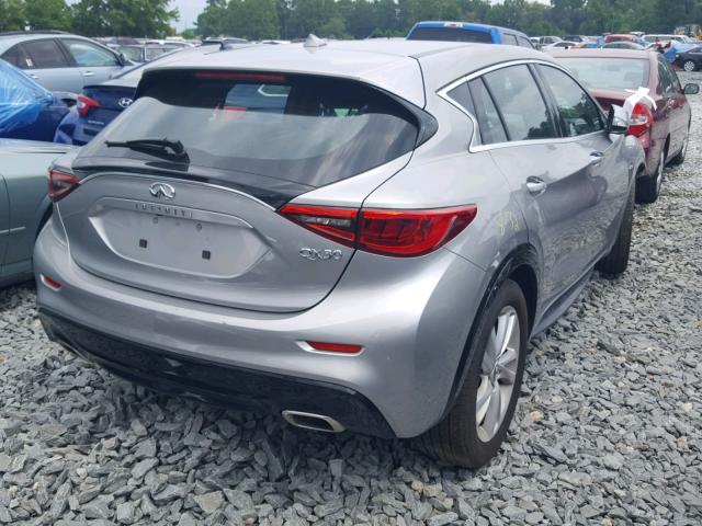 SJKCH5CP6JA045318 - 2018 INFINITI QX30 BASE GRAY photo 4