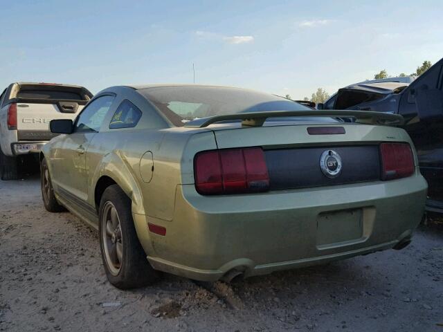 1ZVFT82HX65144781 - 2006 FORD MUSTANG GT GREEN photo 3