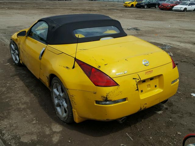 JN1AZ36AX5M752125 - 2005 NISSAN 350Z ROADS YELLOW photo 3