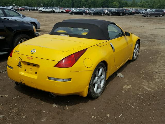 JN1AZ36AX5M752125 - 2005 NISSAN 350Z ROADS YELLOW photo 4