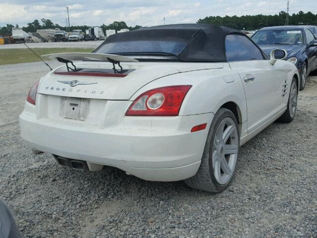 1C3AN65L65X024737 - 2005 CHRYSLER CROSSFIRE WHITE photo 4