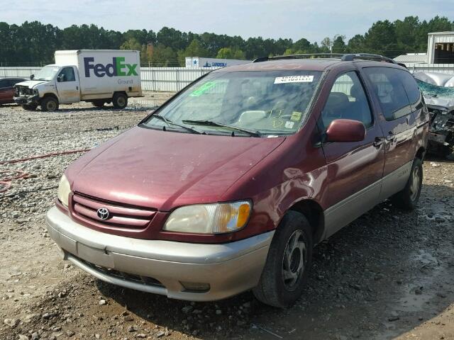 4T3ZF13C02U419563 - 2002 TOYOTA SIENNA LE MAROON photo 2