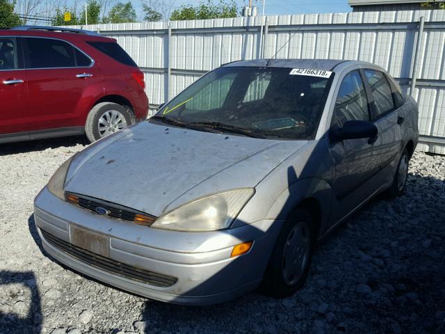 1FAHP33P71W167257 - 2001 FORD FOCUS LX SILVER photo 2