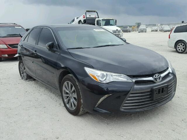 4T1BF1FK2HU409171 - 2017 TOYOTA CAMRY LE შავი ფოტო 1