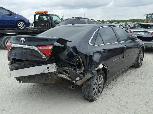 4T1BF1FK2HU409171 - 2017 TOYOTA CAMRY LE შავი ფოტო 4