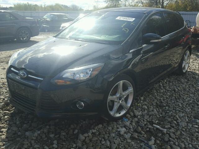 1FAHP3N27CL373605 - 2012 FORD FOCUS TITA BLACK photo 2