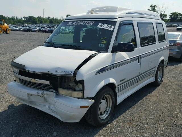 1GBDM19W6SB175982 - 1995 CHEVROLET ASTRO WHITE photo 2