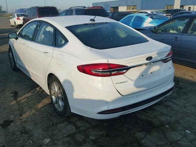 3FA6P0H72HR170496 - 2017 FORD FUSION SE WHITE photo 3