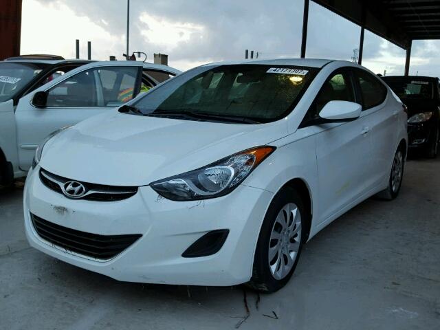 5NPDH4AE8CH069375 - 2012 HYUNDAI ELANTRA WHITE photo 2