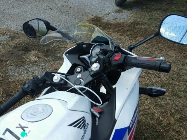 MLHMC4116D5300901 - 2013 HONDA CBR250 WHITE photo 5