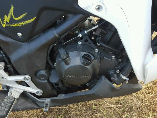 MLHMC4116D5300901 - 2013 HONDA CBR250 WHITE photo 7