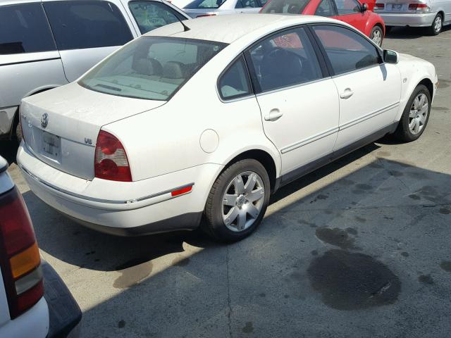 WVWRH63B72P444602 - 2002 VOLKSWAGEN PASSAT GLX WHITE photo 4