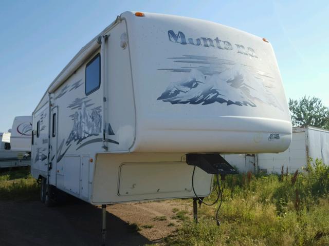 4YDF329255D515588 - 2006 KEYSTONE MONTANA WHITE photo 1