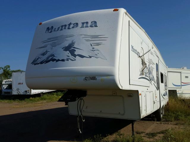 4YDF329255D515588 - 2006 KEYSTONE MONTANA WHITE photo 2