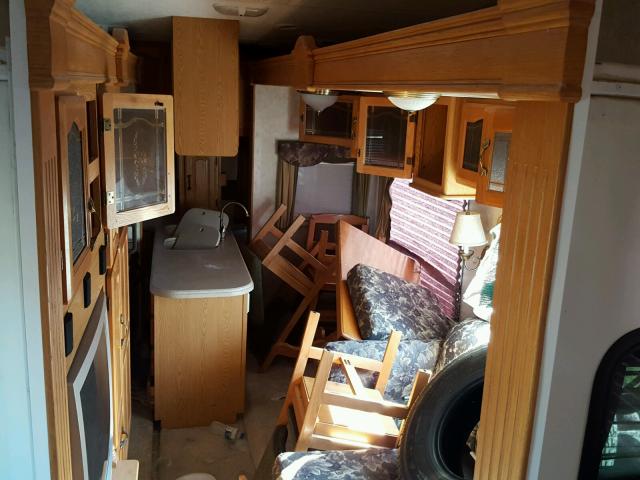 4YDF329255D515588 - 2006 KEYSTONE MONTANA WHITE photo 6