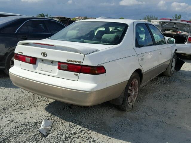 4T1BF22K8WU051972 - 1998 TOYOTA CAMRY CE WHITE photo 4