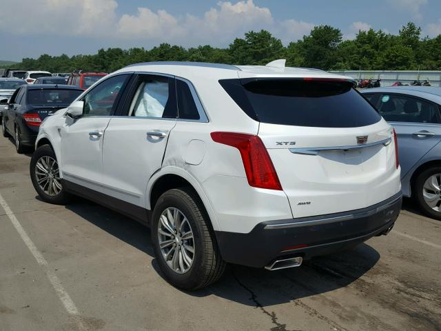 1GYKNDRS2JZ212511 - 2018 CADILLAC XT5 LUXURY WHITE photo 3