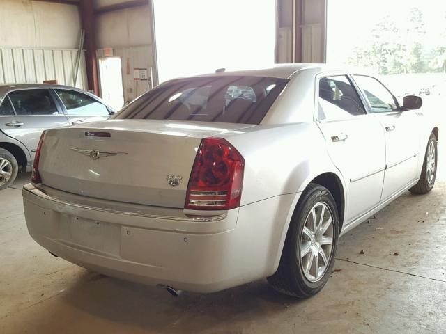 2C3CA6CT2AH224293 - 2010 CHRYSLER 300C SILVER photo 4