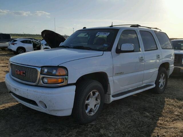 1GKEK63U44J104058 - 2004 GMC YUKON WHITE photo 2