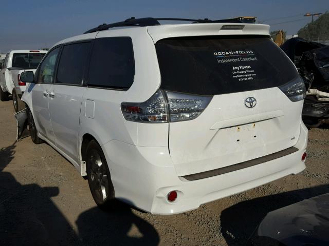 5TDXZ3DC5HS804717 - 2017 TOYOTA SIENNA SE WHITE photo 3