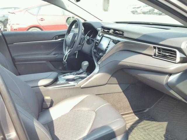 4T1B61HK4JU059223 - 2018 TOYOTA CAMRY XSE SILVER photo 5