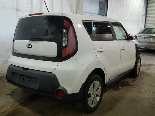 KNDJN2A25G7317694 - 2016 KIA SOUL WHITE photo 4