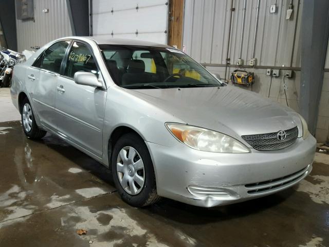 4T1BE32KX2U021827 - 2002 TOYOTA CAMRY SILVER photo 1