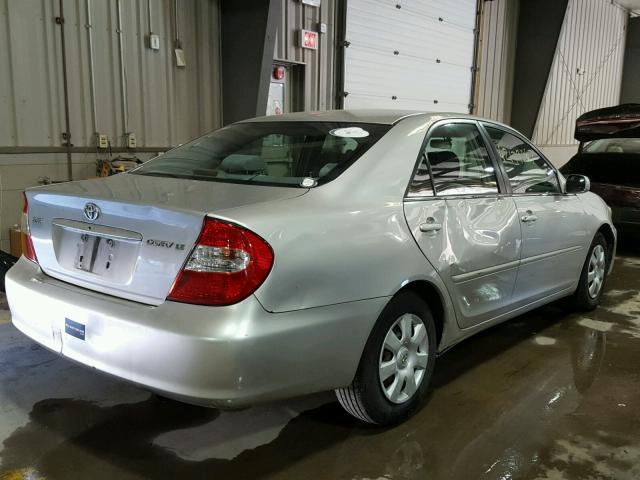 4T1BE32KX2U021827 - 2002 TOYOTA CAMRY SILVER photo 4