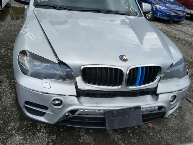 5UXZV4C5XBL408769 - 2011 BMW X5 XDRIVE3 SILVER photo 7