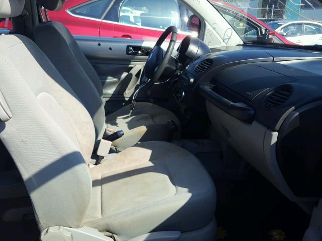 3VWBC21C1YM474145 - 2000 VOLKSWAGEN NEW BEETLE SILVER photo 5