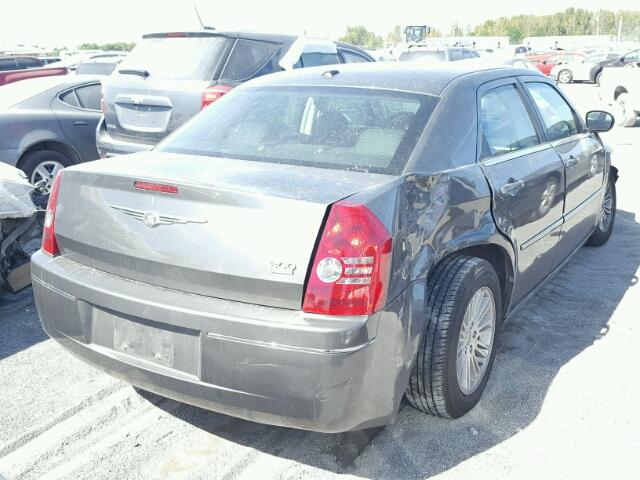 2C3KA53V29H621750 - 2009 CHRYSLER 300 TOURIN SILVER photo 4