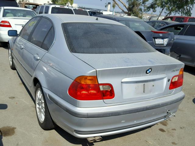 WBAAM5337XFR09109 - 1999 BMW 328I AUTOM SILVER photo 3