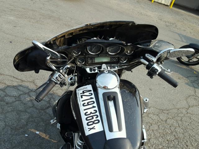1HD1KEM13DB604147 - 2013 HARLEY-DAVIDSON FLHTK ELEC შავი ფოტო 5