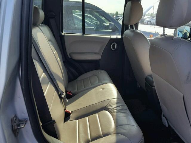 1J4GL38K63W728494 - 2003 JEEP LIBERTY RE SILVER photo 6