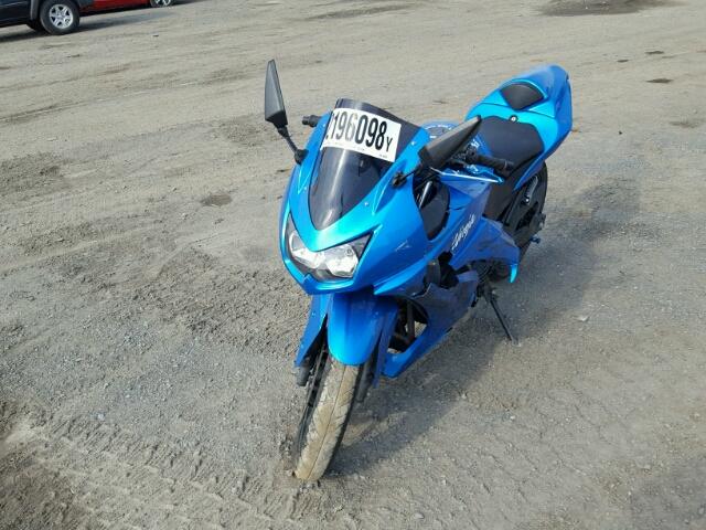 JKAEXMJ18ADA52998 - 2010 KAWASAKI EX250 J BLUE photo 2