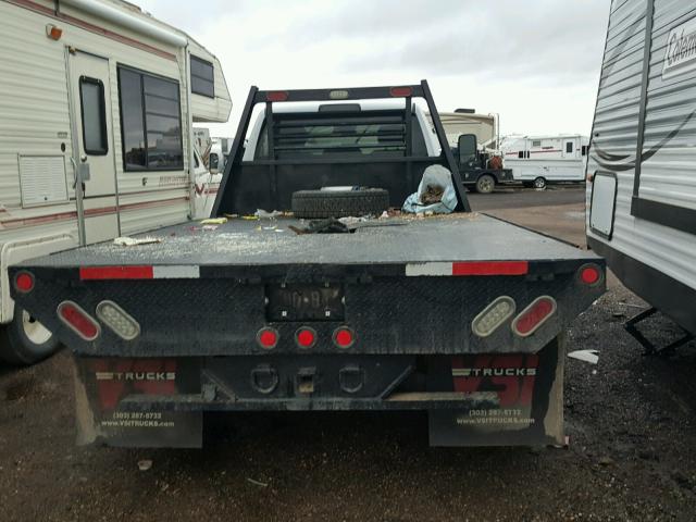 3C7WRNBL1GG200589 - 2016 RAM 5500 WHITE photo 6