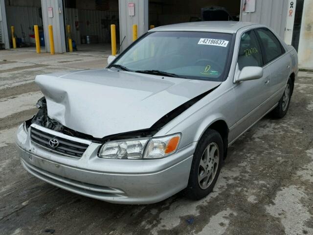 4T1BF22K5YU106879 - 2000 TOYOTA CAMRY LE SILVER photo 2