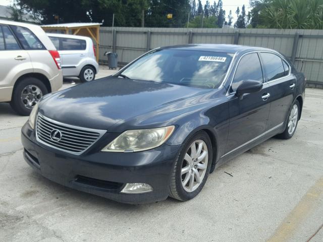 JTHGL46F275020612 - 2007 LEXUS LS 460L GRAY photo 2