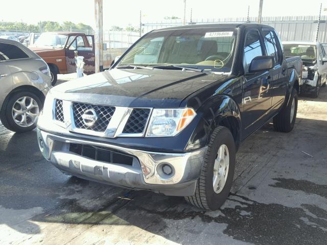 1N6AD07U45C406920 - 2005 NISSAN FRONTIER C BLACK photo 2