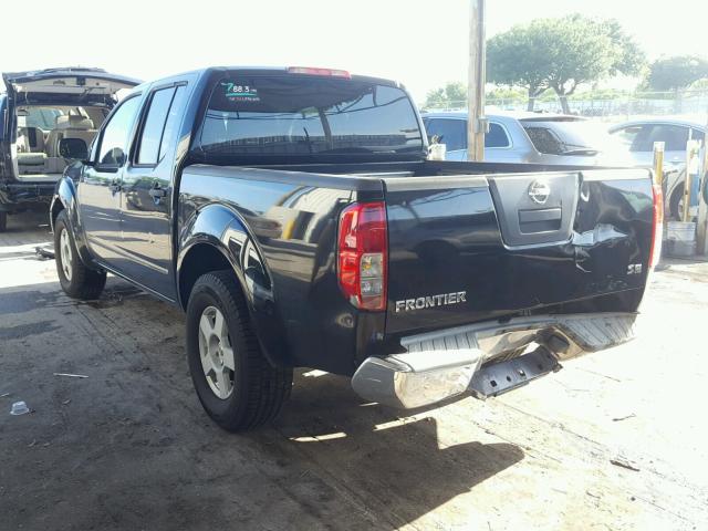 1N6AD07U45C406920 - 2005 NISSAN FRONTIER C BLACK photo 3