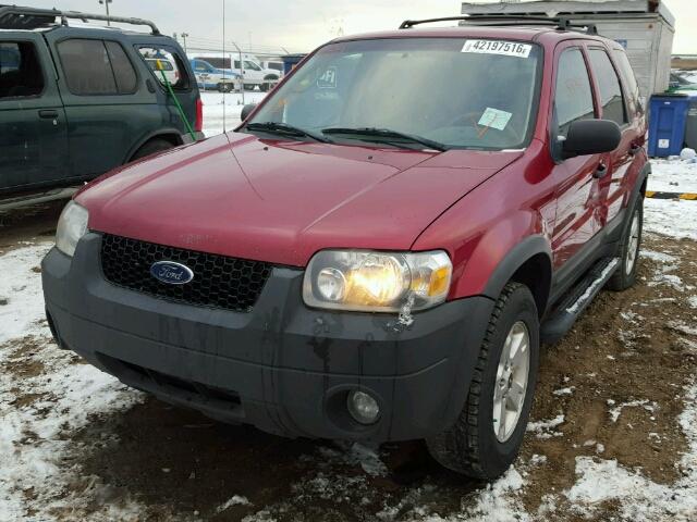 1FMYU93185KB26274 - 2005 FORD ESCAPE XLT RED photo 2