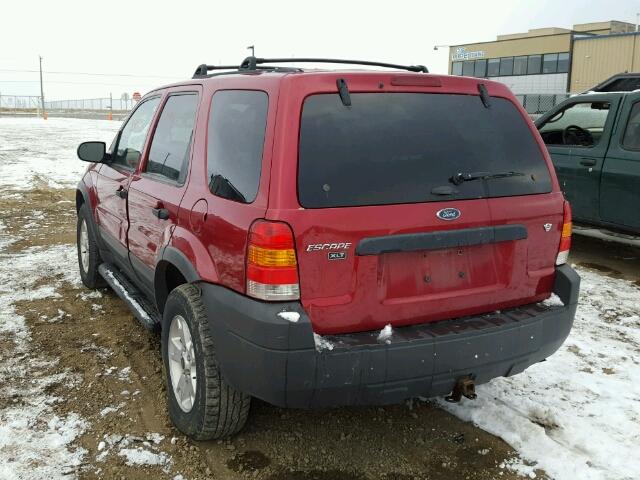1FMYU93185KB26274 - 2005 FORD ESCAPE XLT RED photo 3