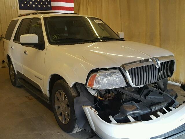 5LMFU28R94LJ39327 - 2004 LINCOLN NAVIGATOR Weiß Foto 1