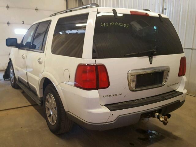 5LMFU28R94LJ39327 - 2004 LINCOLN NAVIGATOR Weiß Foto 3