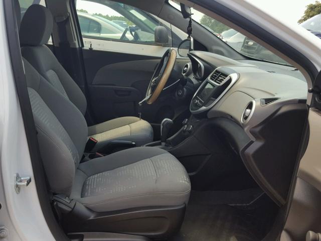 1G1JB5SH9J4101667 - 2018 CHEVROLET SONIC LS 白色 照片 5