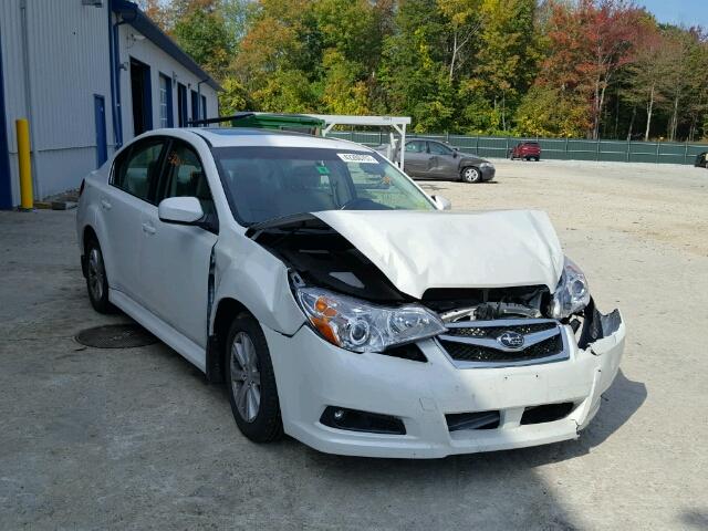 4S3BMBG60B3239925 - 2011 SUBARU LEGACY 2.5 WHITE photo 1