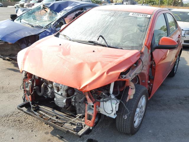 1G1JA5SH1C4102821 - 2012 CHEVROLET SONIC LS 橙色 照片 2
