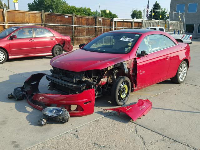 WVWBW8AH9EV001779 - 2014 VOLKSWAGEN EOS KOMFOR წითელი ფოტო 2