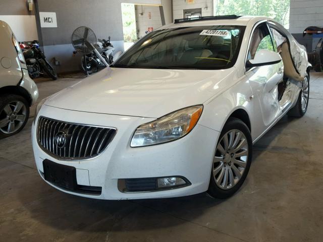 W04GS5EC6B1002335 - 2011 BUICK REGAL CXL WHITE photo 2