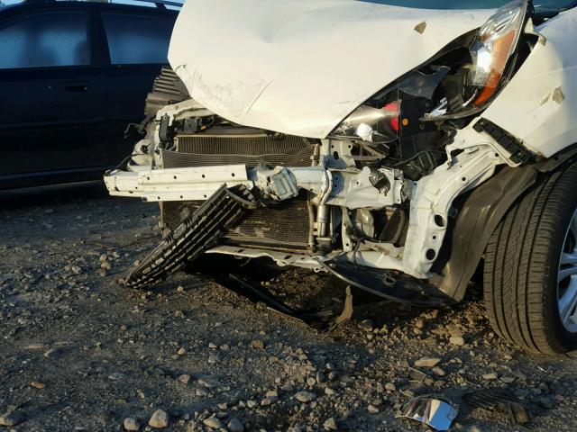 JHMGE88419S068250 - 2009 HONDA FIT WHITE photo 9